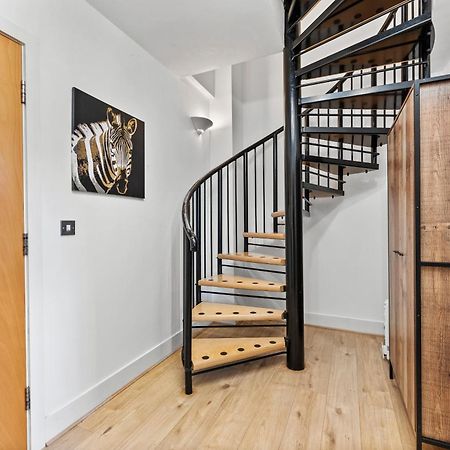 30 Percent Off! Lovely Yorkshire Duplex - Sleeps 6 - Netflix Dewsbury Exterior foto